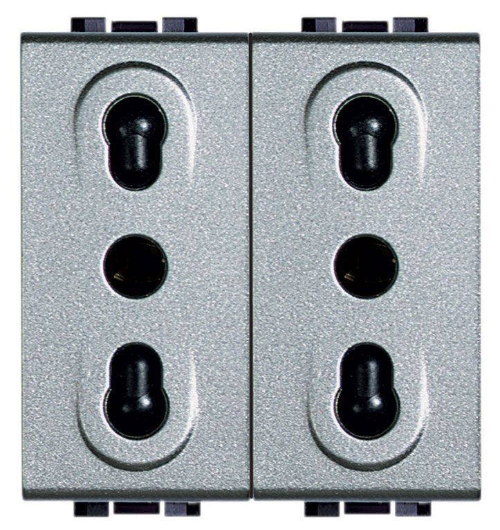 Блок из 2х розеток Livinglight, 2 модуля (алюминий) Блок из 2х розеток Livinglight, 2 модуля (алюминий)