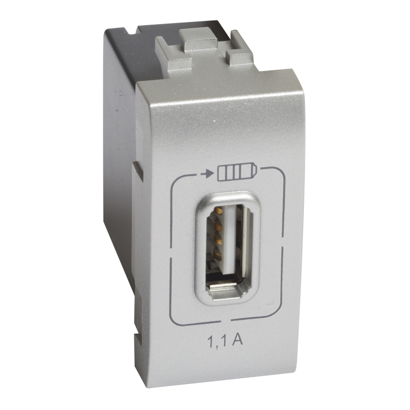 Livinglight. Розетка USB для зарядки мобильных устройств 1,1А 230/5В. 1 модуль. Цвет Алюминий Livinglight. Розетка USB для зарядки мобильных устройств 1,1А 230/5В. 1 модуль. Цвет Алюминий
