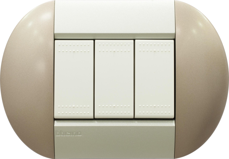 Рамка Livinglight овальная, 4 поста (Бронзовый) Рамка Livinglight овальная, 4 поста (Бронзовый)